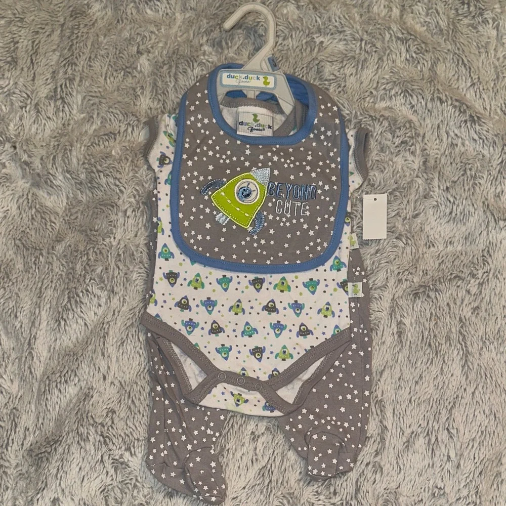 Adorable Monsters Inc. Bib and Bodysuit Set - Gray‎ and Blue